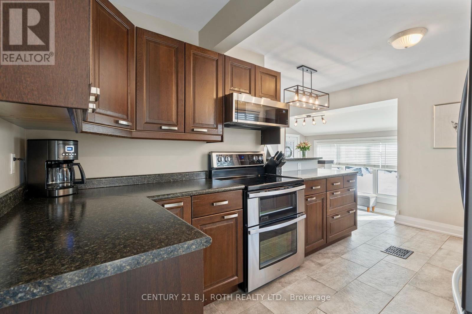 Photo 27 of 88 Puget Street, Barrie ON