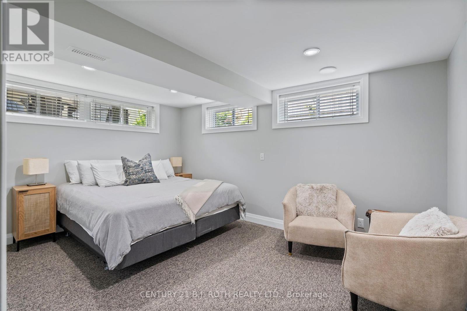Photo 9 of 88 Puget Street, Barrie ON