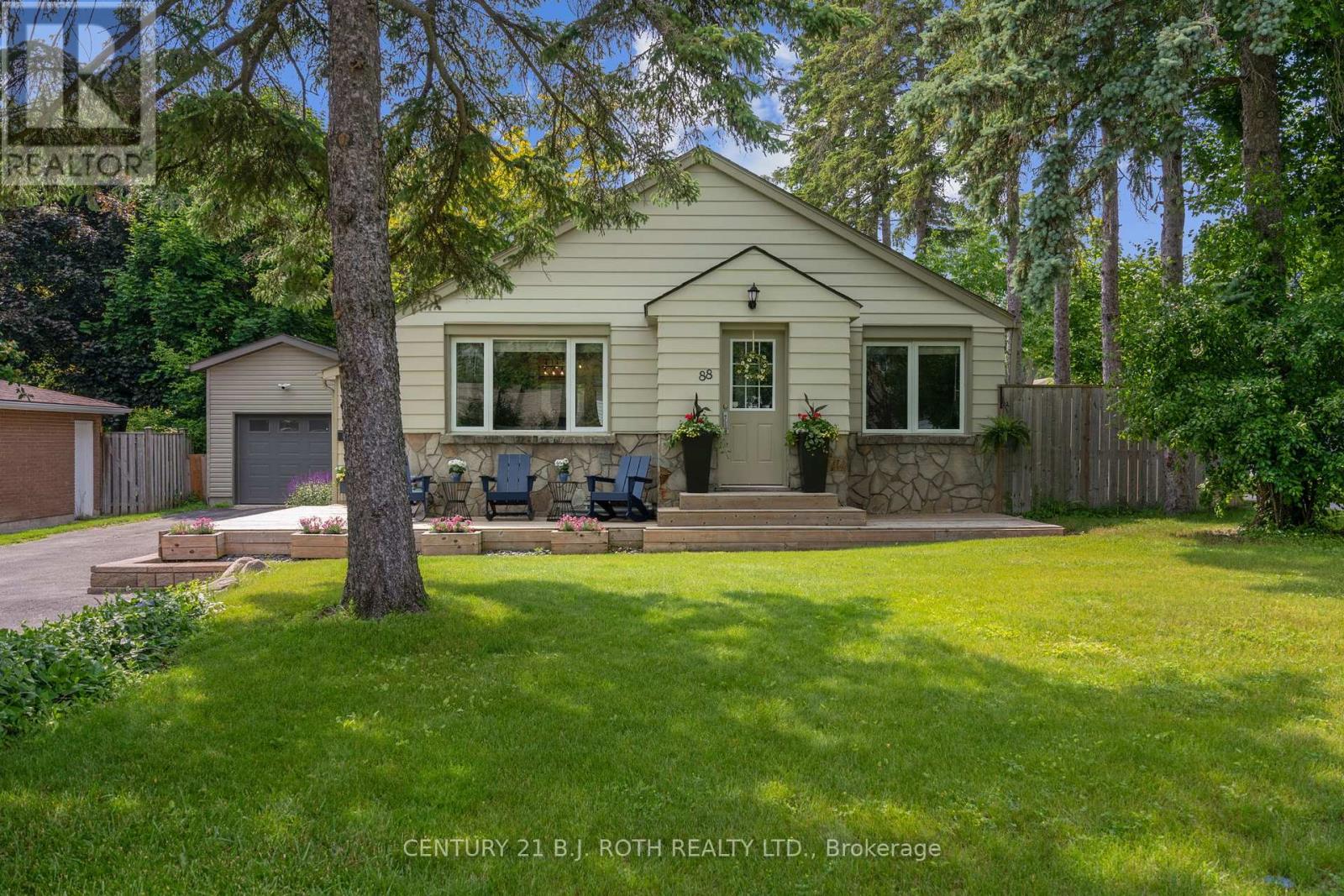 Photo 14 of 88 Puget Street, Barrie ON