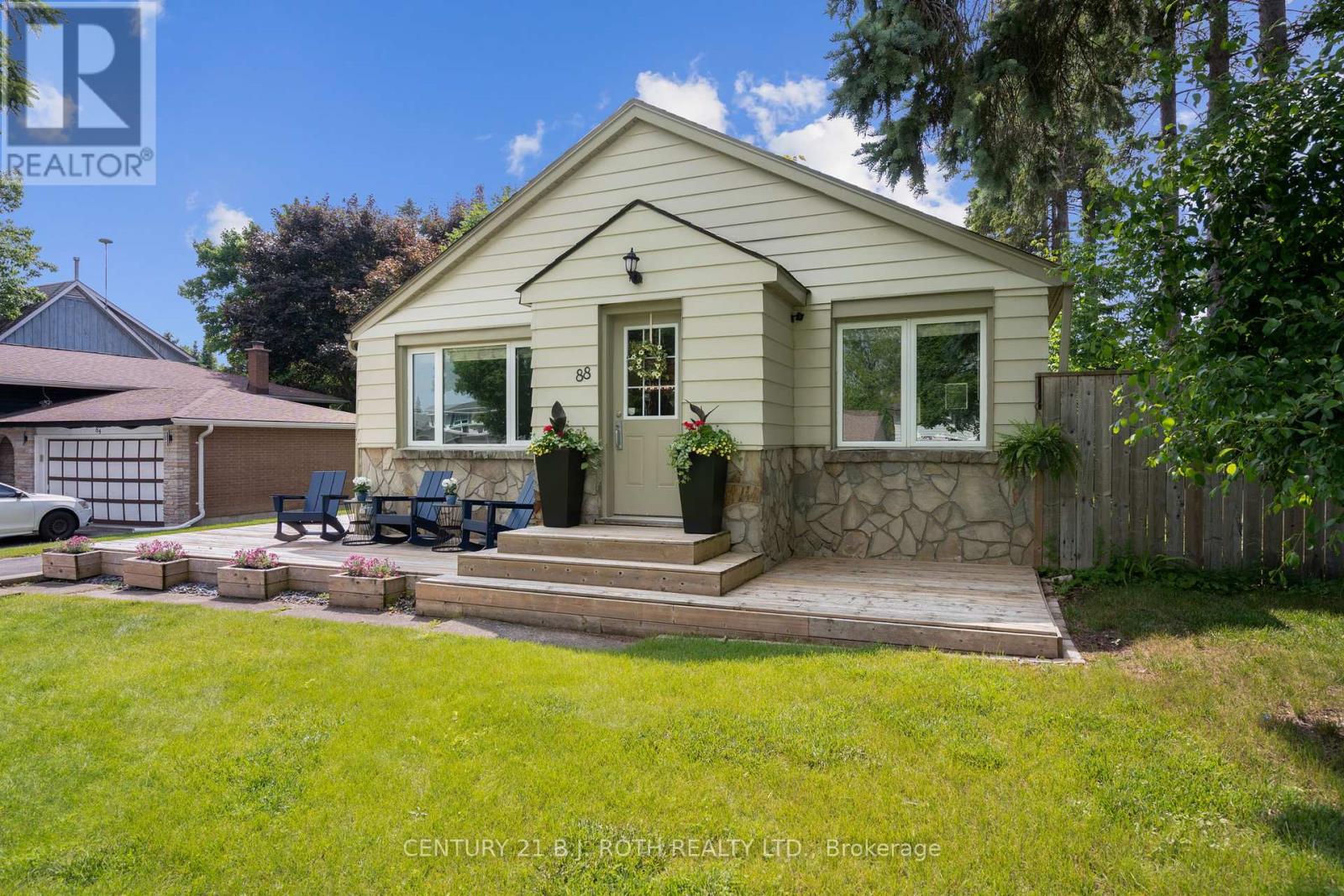 Photo 10 of 88 Puget Street, Barrie ON
