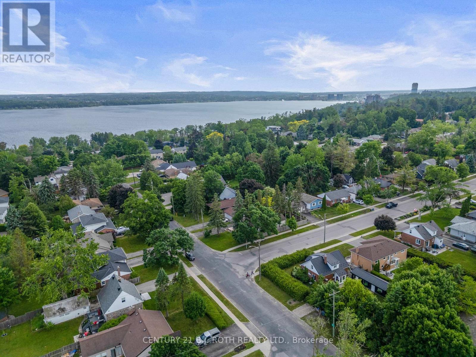 Photo 24 of 88 Puget Street, Barrie ON