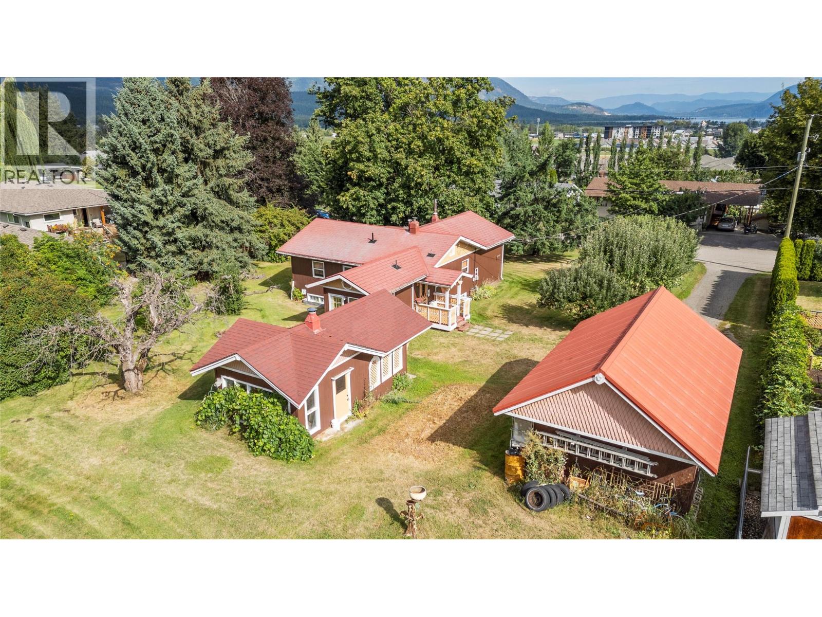  1080 20 Avenue Southwest, Salmon Arm