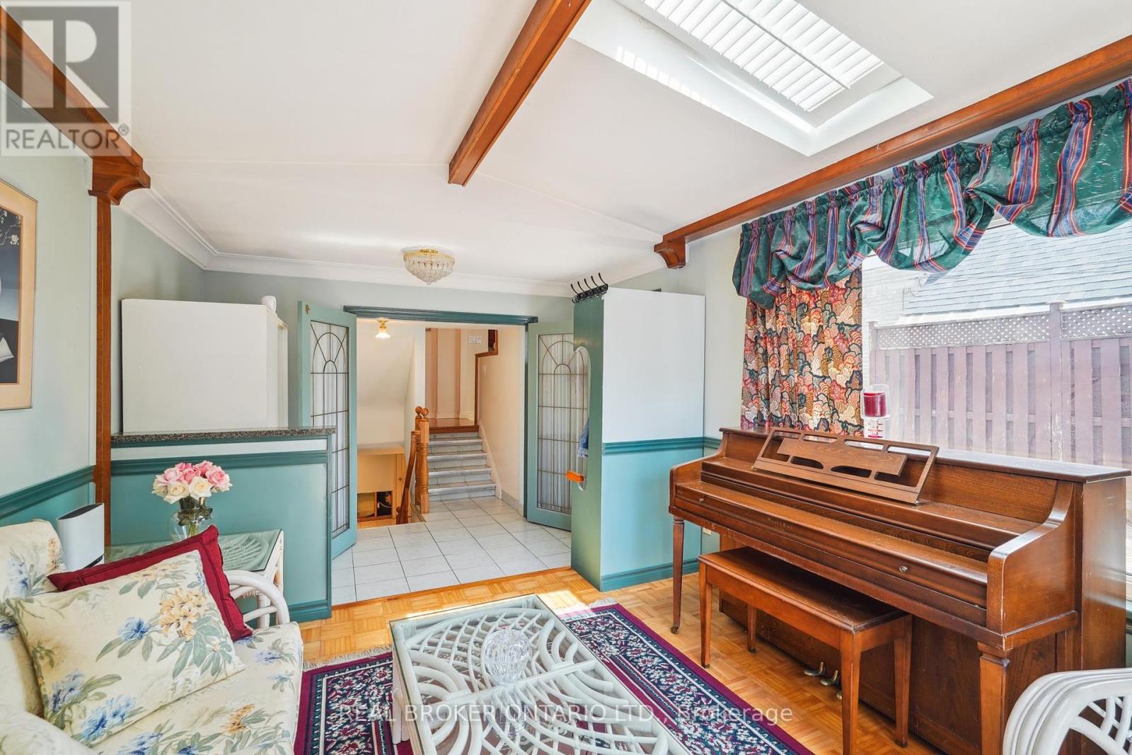 Photo 12 of 38 Riverview Heights, Toronto ON