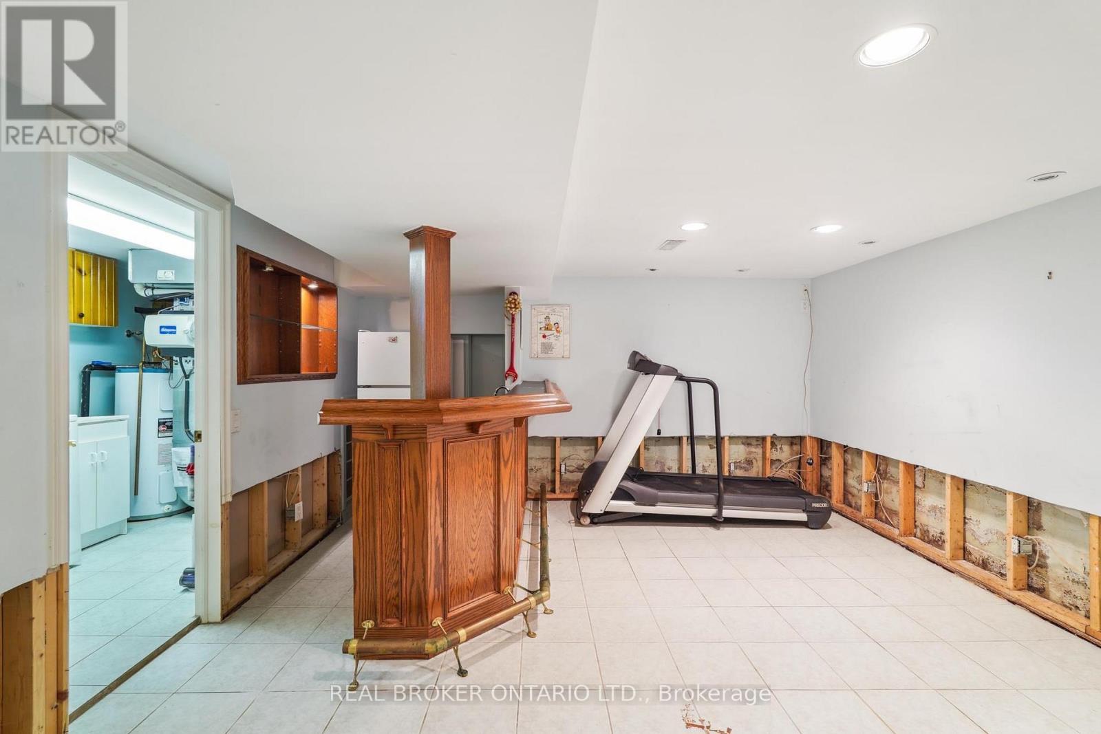 Photo 19 of 38 Riverview Heights, Toronto ON