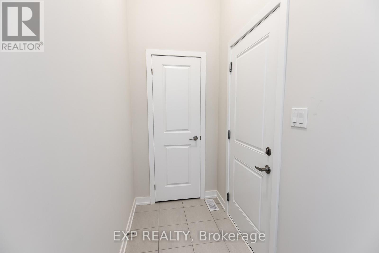 Photo 15 of 1213 Dartmouth Crescent, Oakville ON
