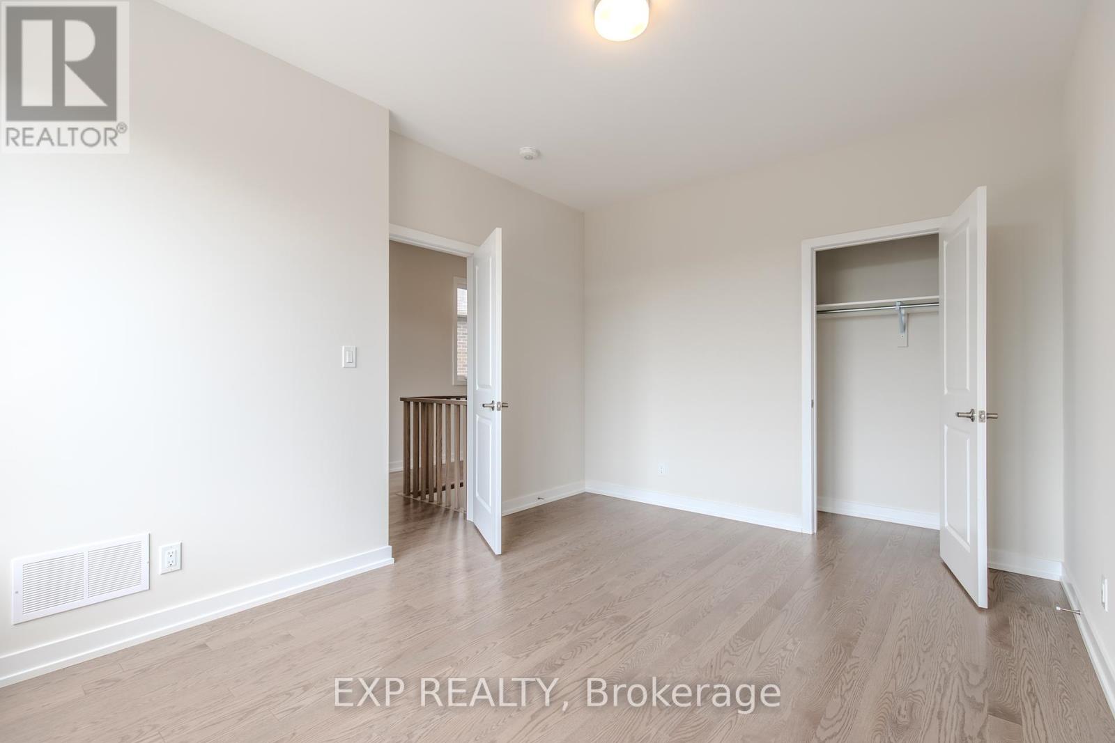 Photo 18 of 1213 Dartmouth Crescent, Oakville ON