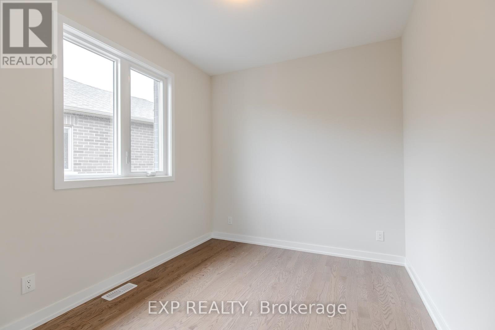Photo 6 of 1213 Dartmouth Crescent, Oakville ON