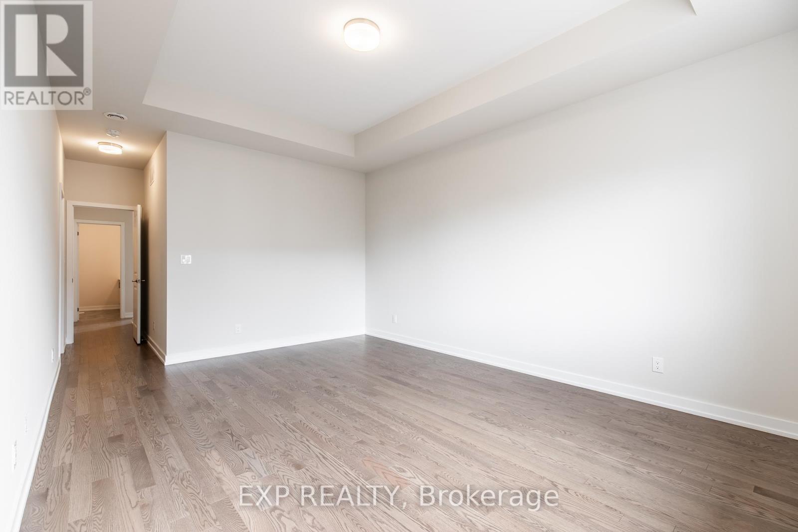 Photo 13 of 1213 Dartmouth Crescent, Oakville ON