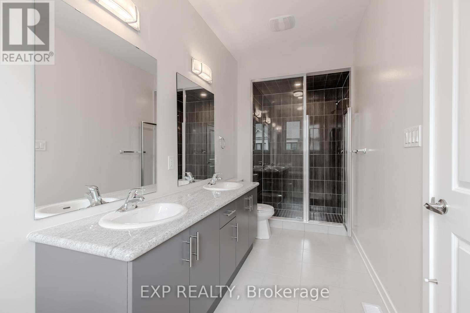Photo 8 of 1213 Dartmouth Crescent, Oakville ON