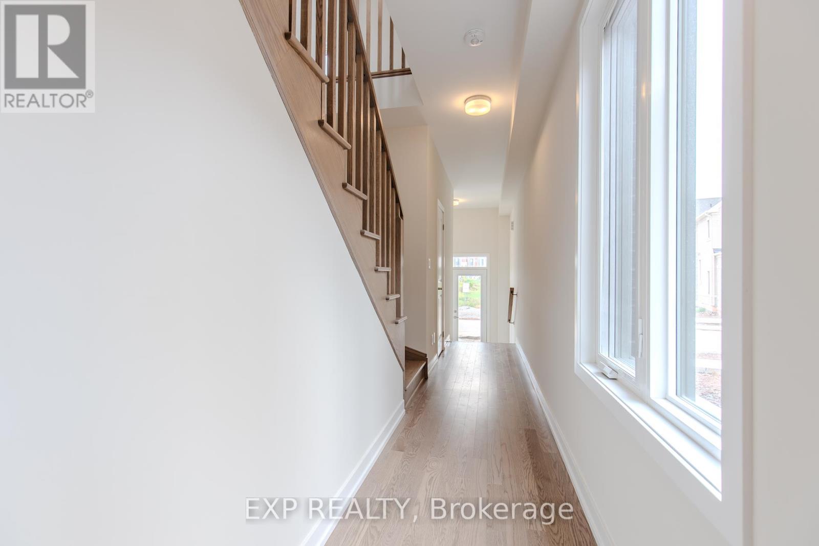 Photo 2 of 1213 Dartmouth Crescent, Oakville ON
