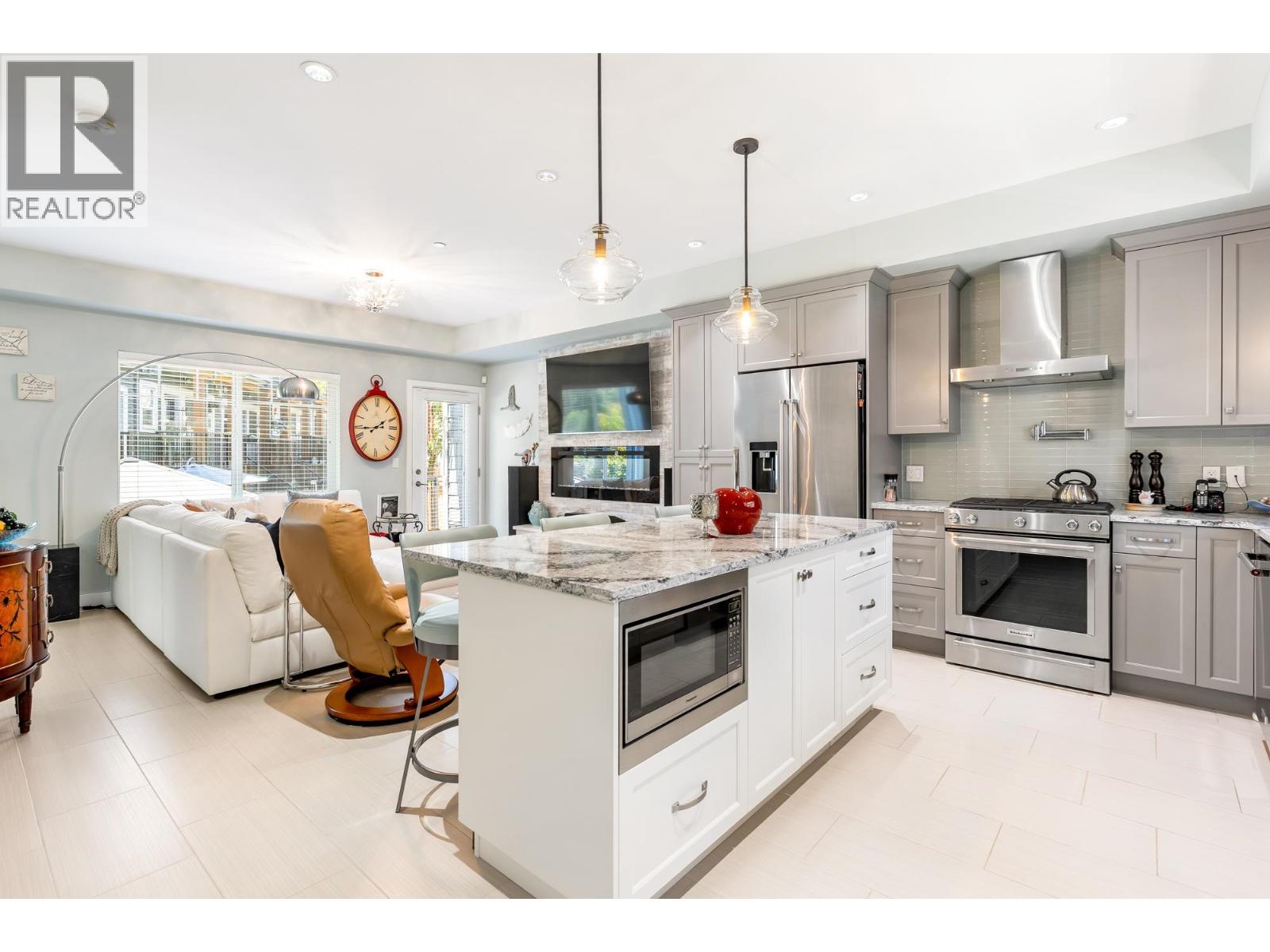 Photo 12 of 26 22810 113 Avenue, Maple Ridge BC