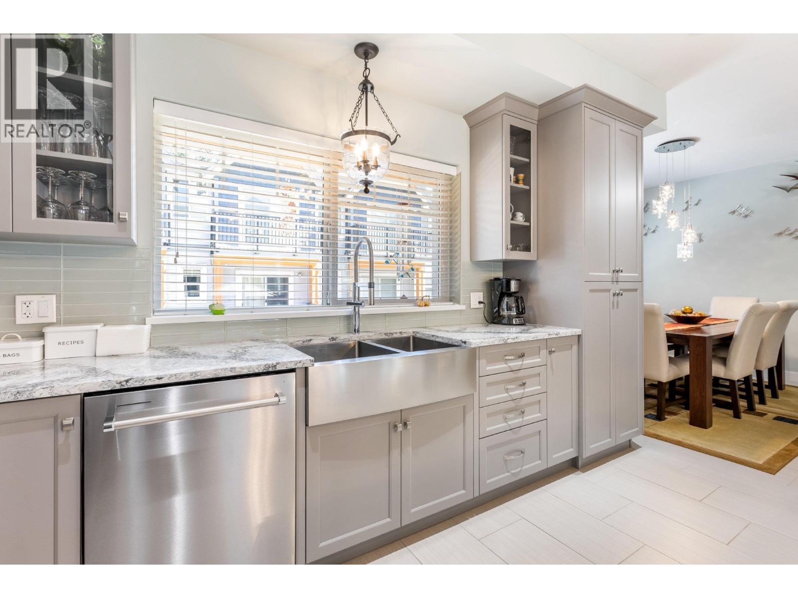 Photo 9 of 26 22810 113 Avenue, Maple Ridge BC