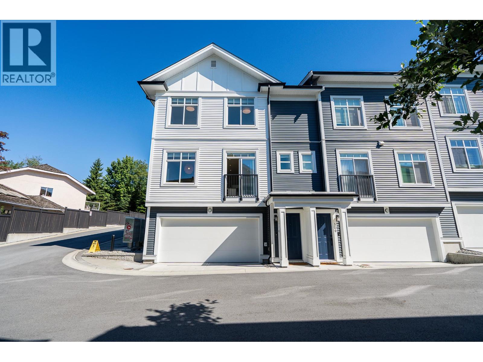 Photo 2 of 110 3489 Baycrest Avenue, Coquitlam BC