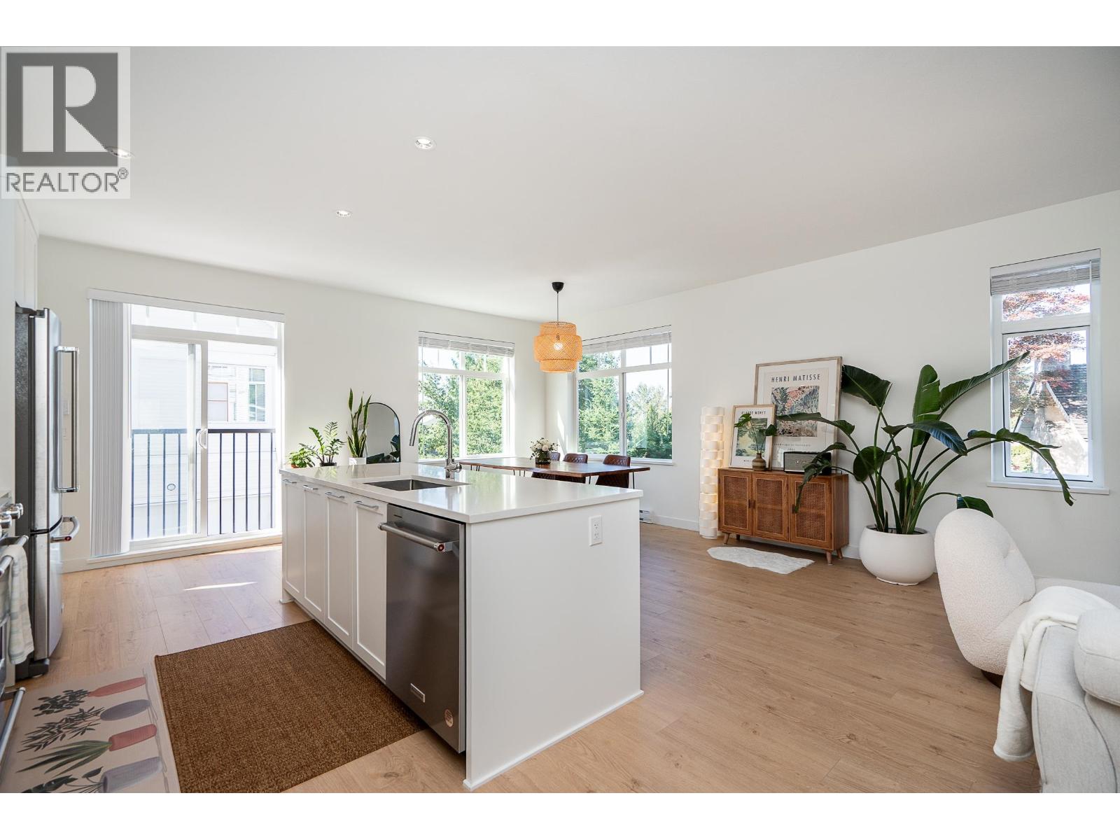 Photo 3 of 110 3489 Baycrest Avenue, Coquitlam BC