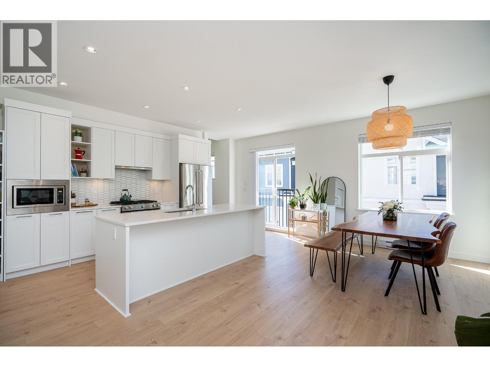 Photo 5 of 110 3489 Baycrest Avenue, Coquitlam BC
