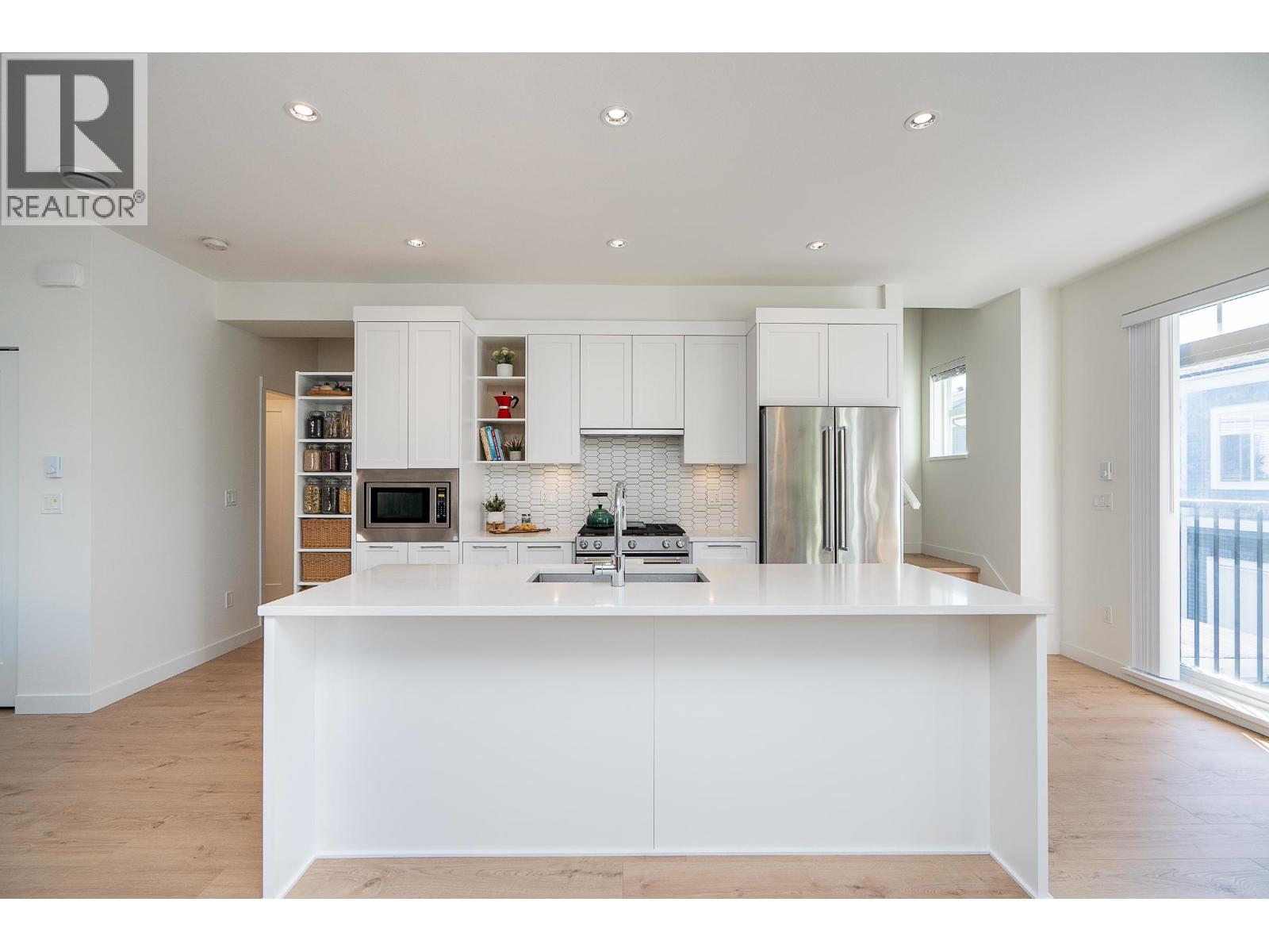 Photo 7 of 110 3489 Baycrest Avenue, Coquitlam BC