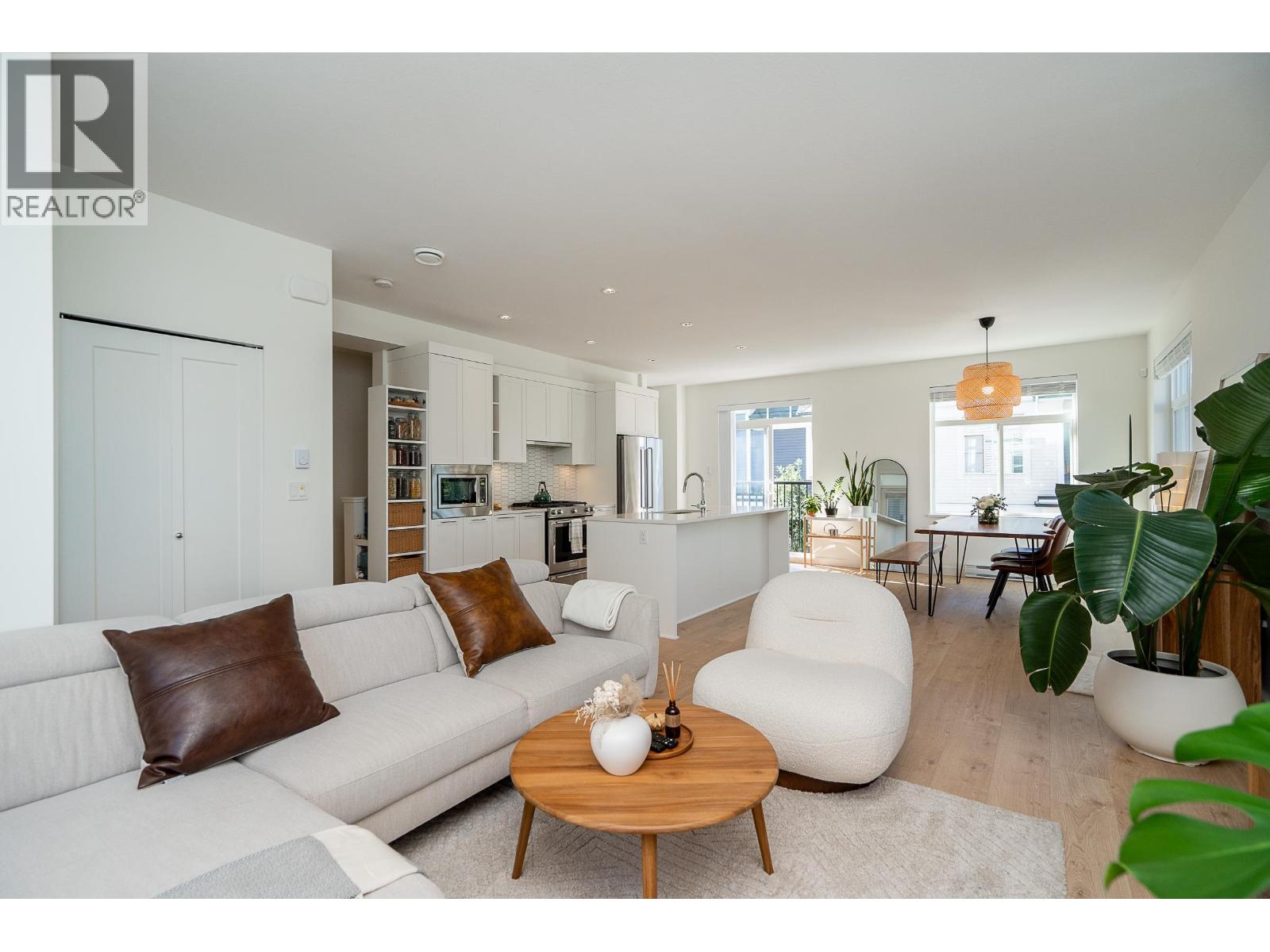 Photo 9 of 110 3489 Baycrest Avenue, Coquitlam BC