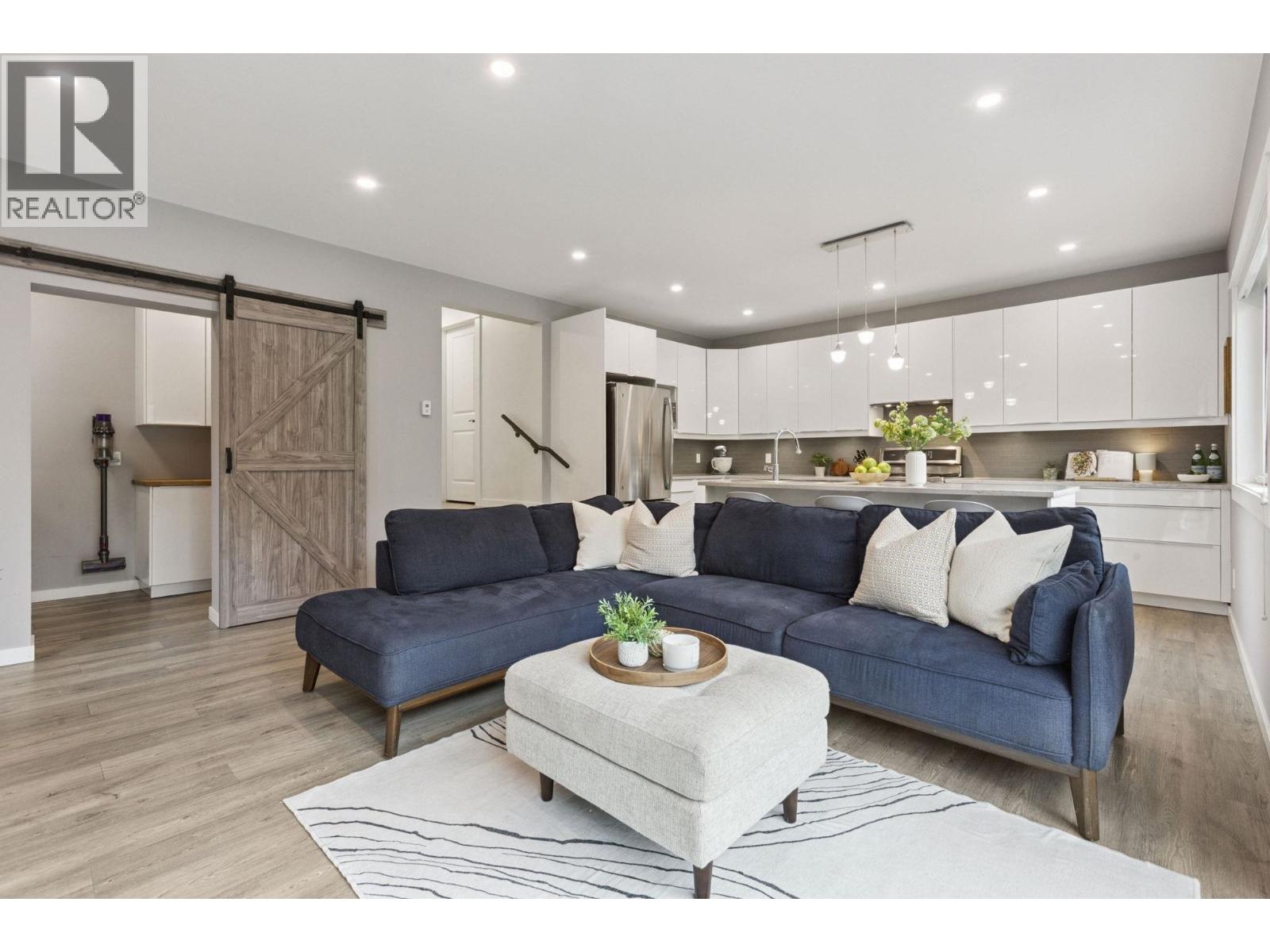 Photo 11 of 4137 Yale Street, Burnaby BC