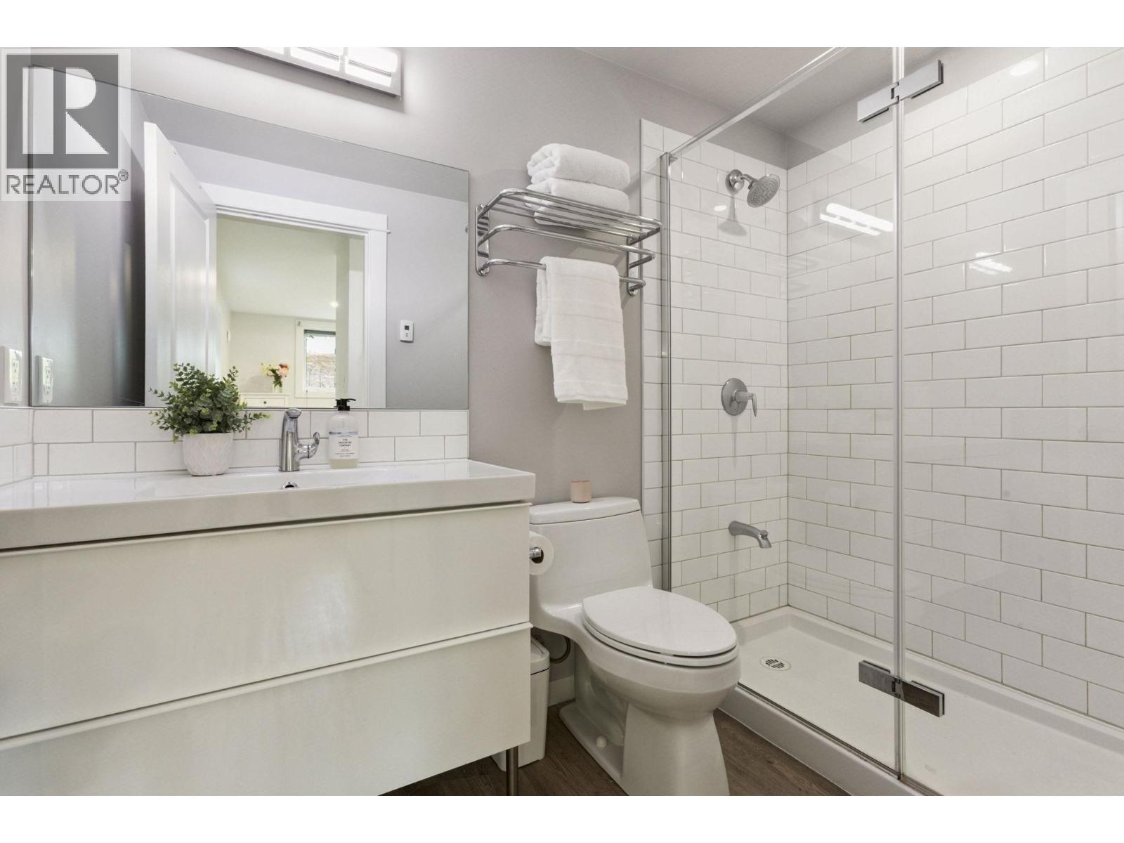 Photo 16 of 4137 Yale Street, Burnaby BC