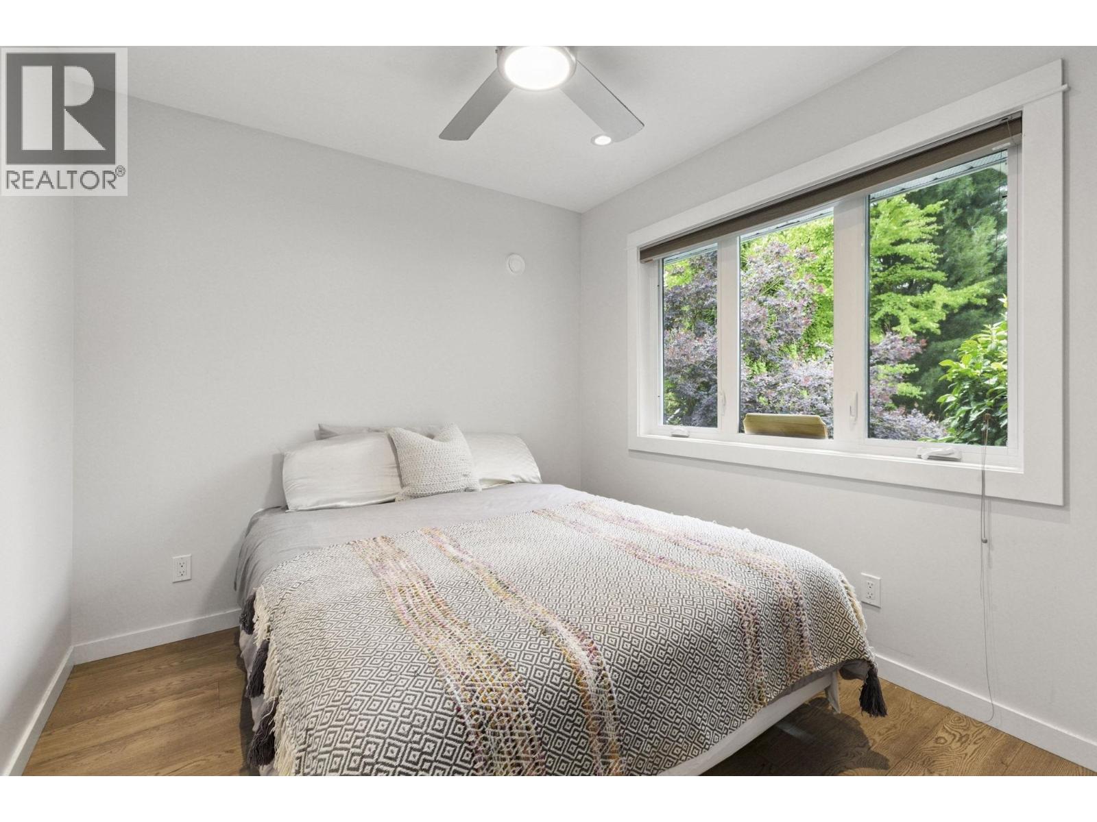Photo 8 of 4137 Yale Street, Burnaby BC