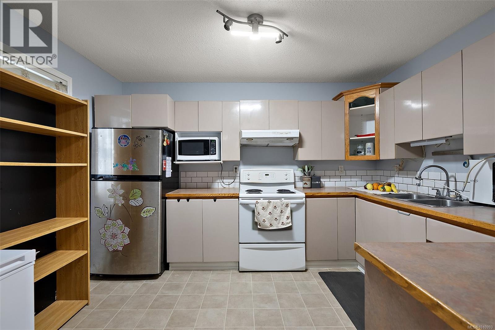 Photo 10 of 109 636 Granderson Rd, Langford BC