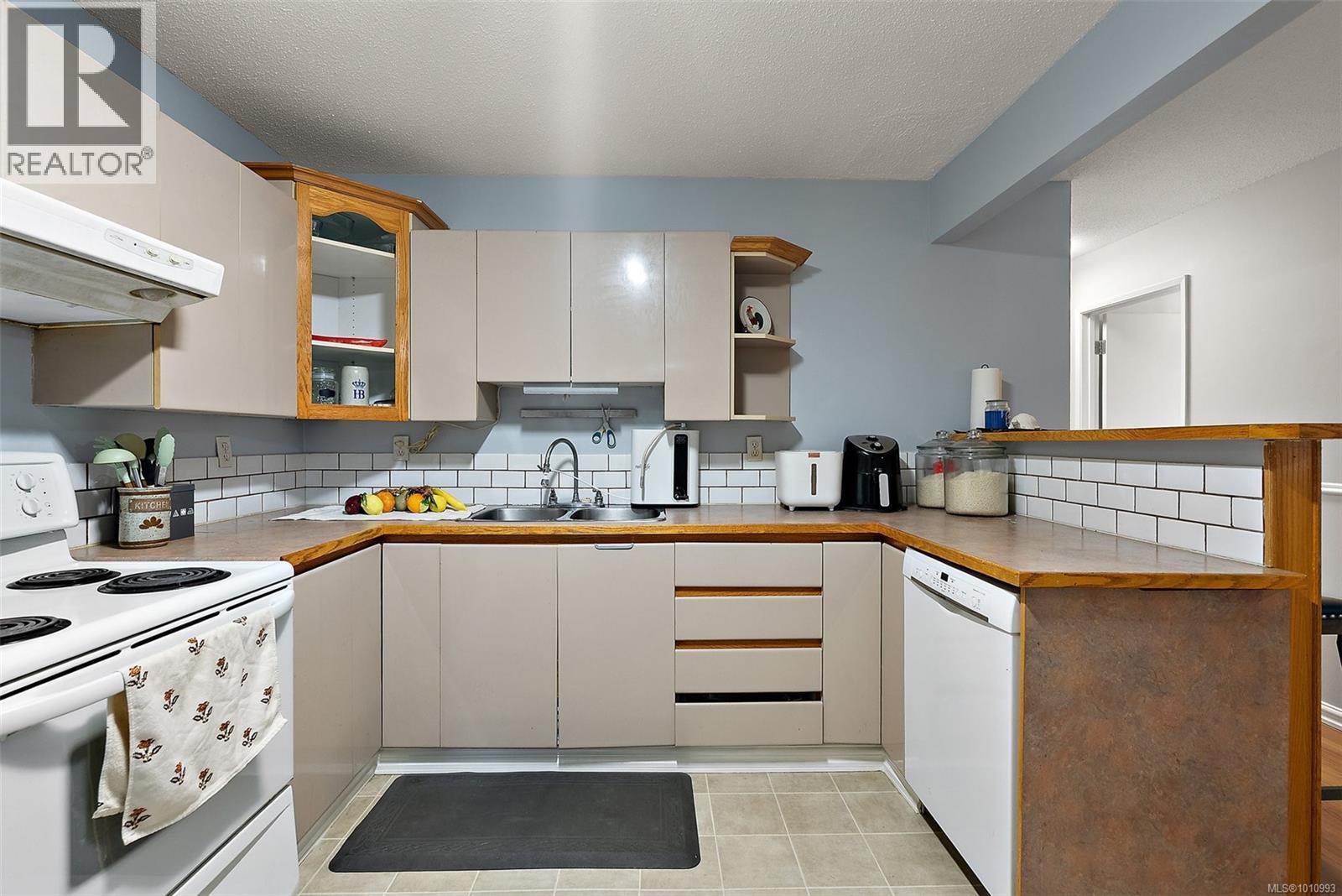 Photo 9 of 109 636 Granderson Rd, Langford BC