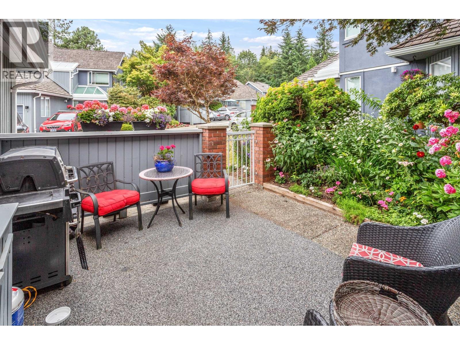 Photo 13 of 36 1925 Indian River Crescent, North Vancouver BC