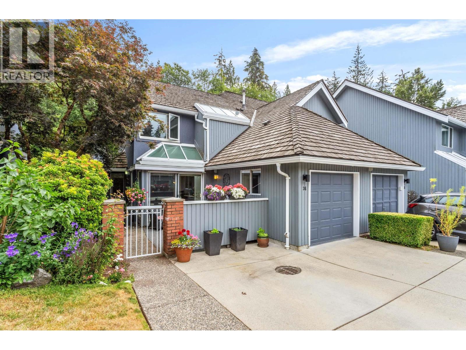 Photo 5 of 36 1925 Indian River Crescent, North Vancouver BC