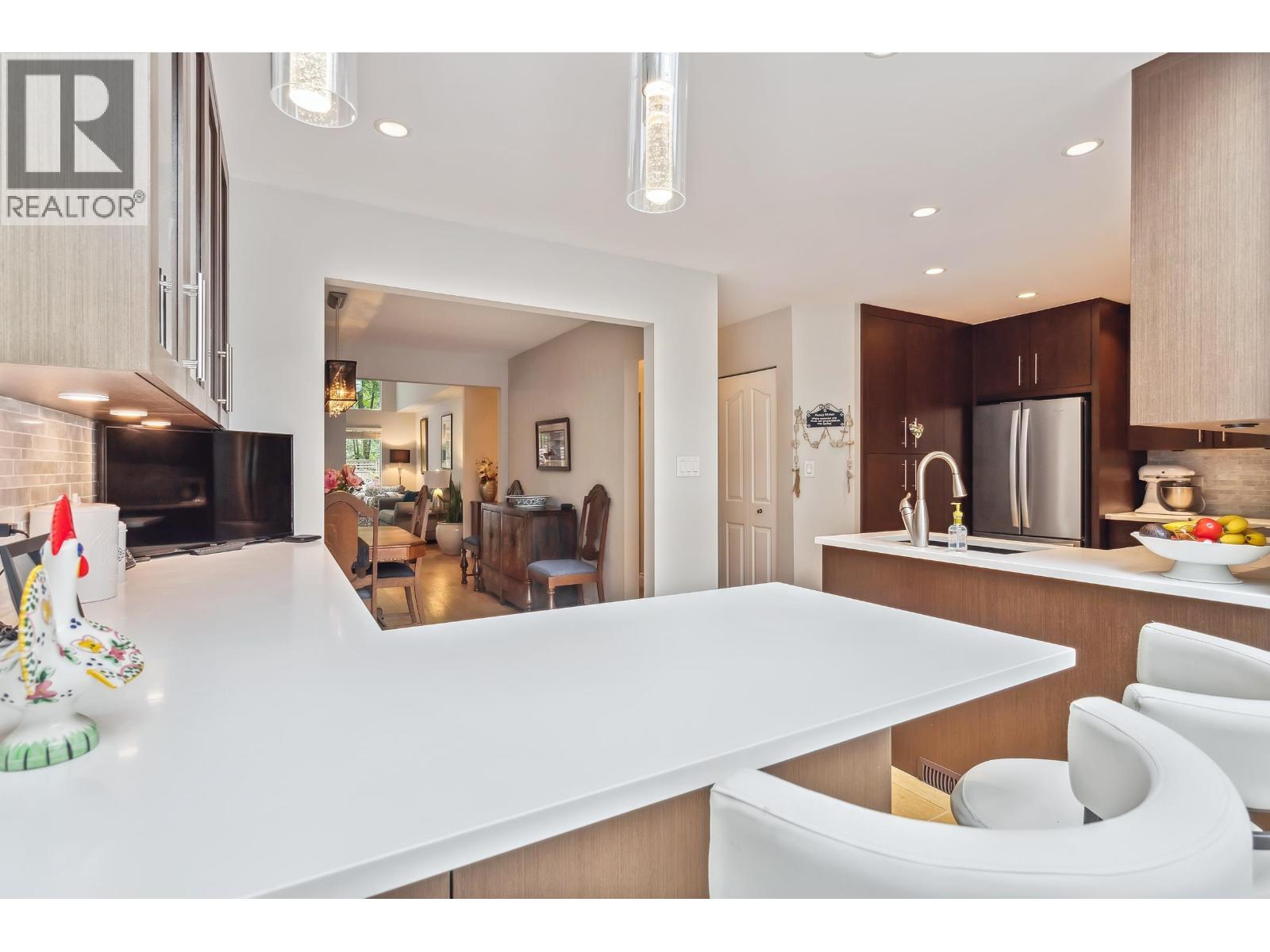 Photo 15 of 36 1925 Indian River Crescent, North Vancouver BC