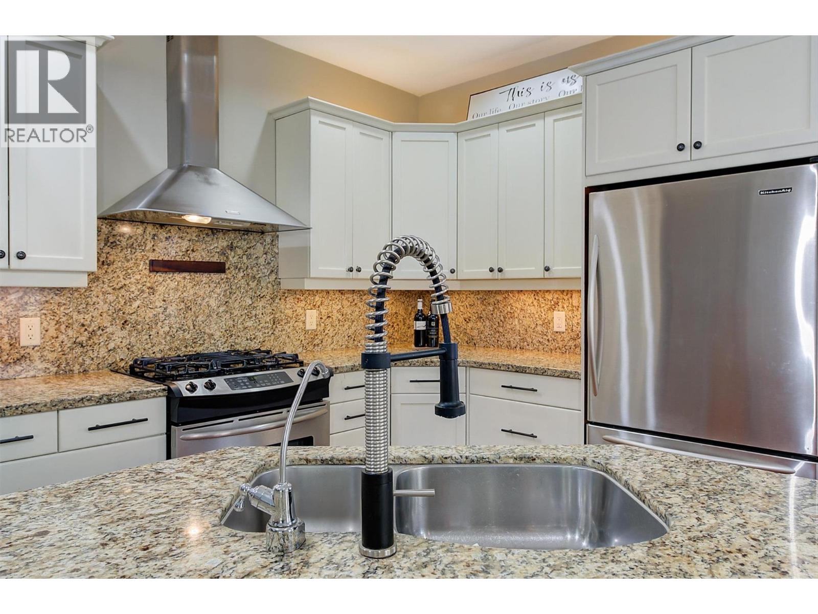  2091 Rose Anne Court, West Kelowna