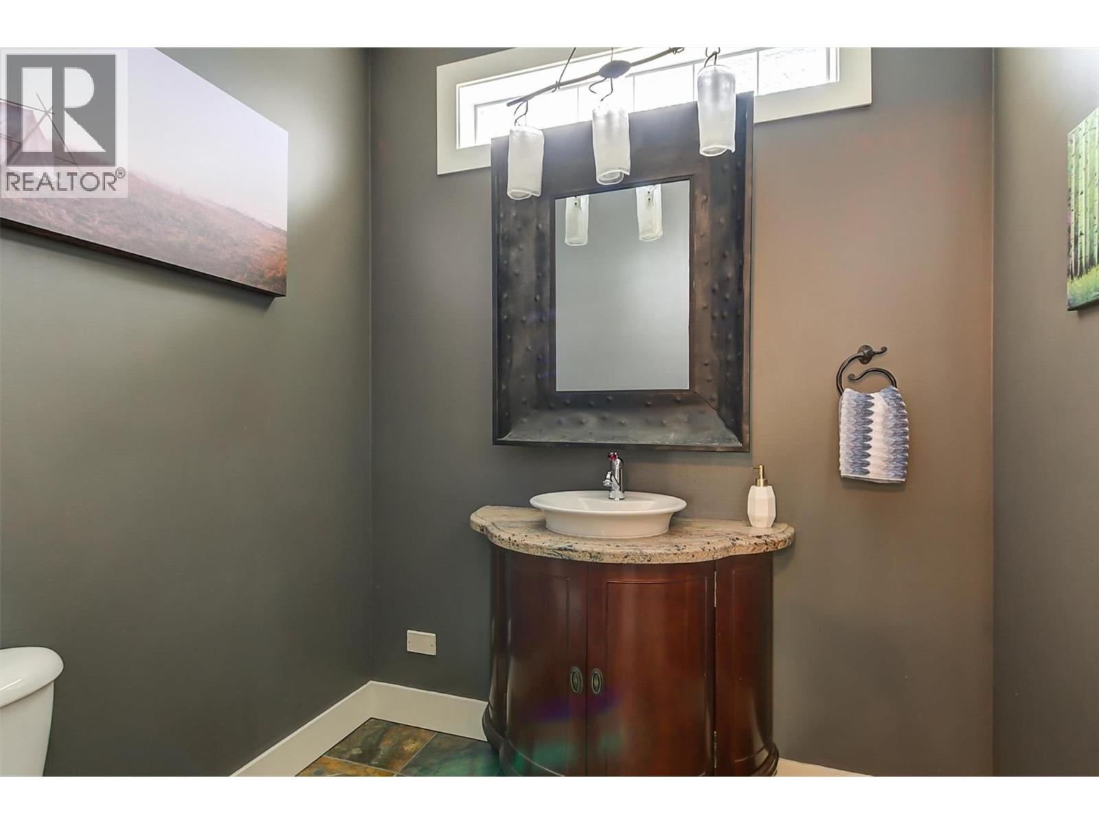  2091 Rose Anne Court, West Kelowna