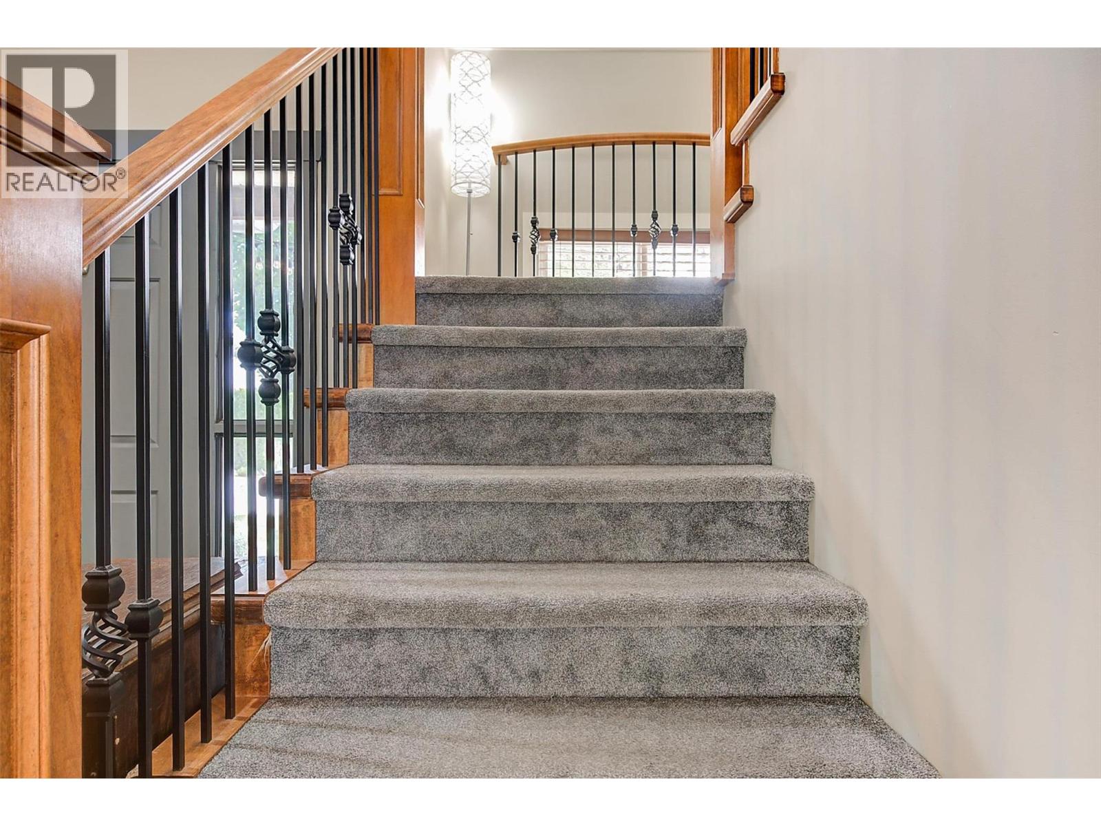  2091 Rose Anne Court, West Kelowna