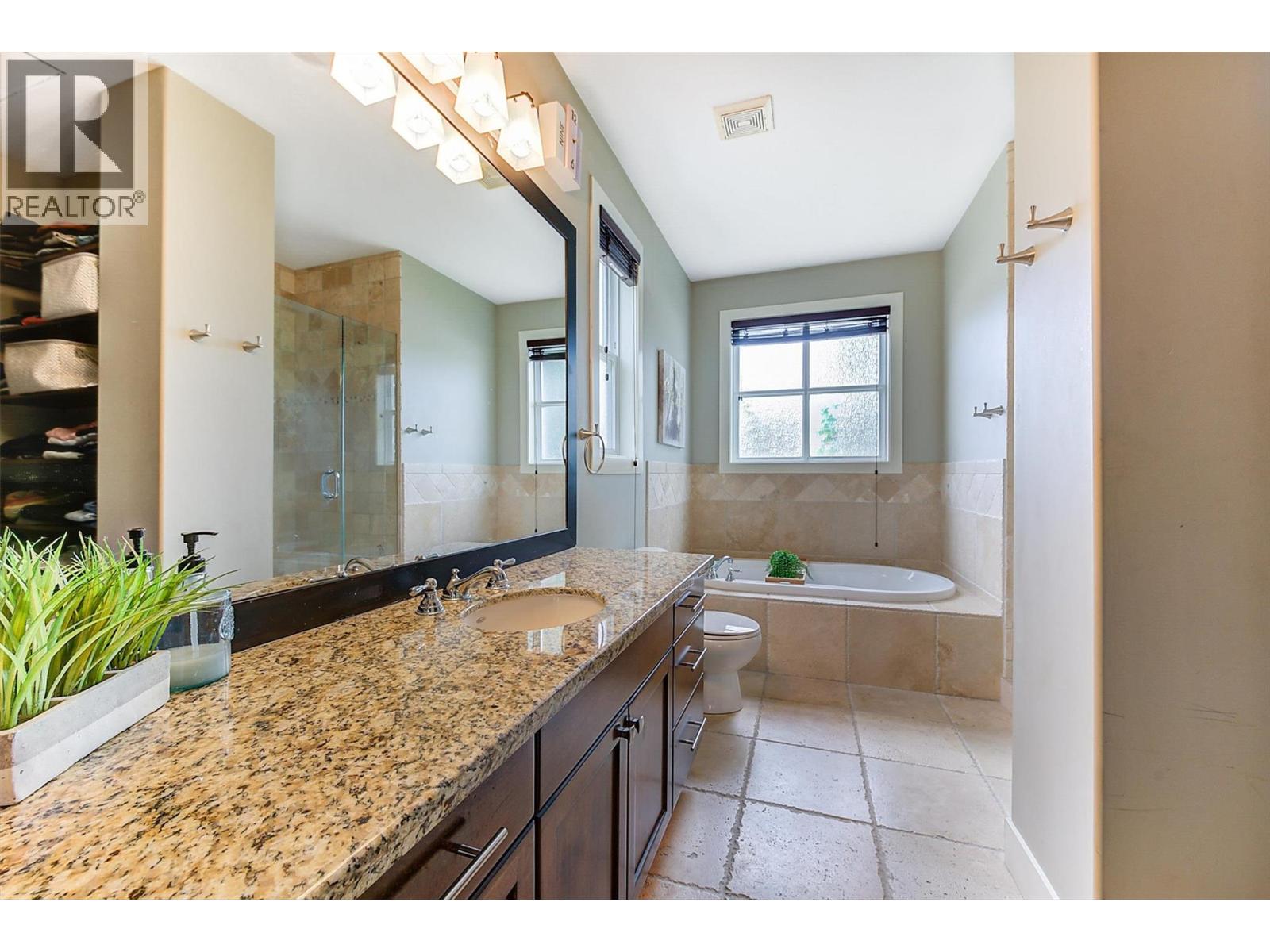  2091 Rose Anne Court, West Kelowna