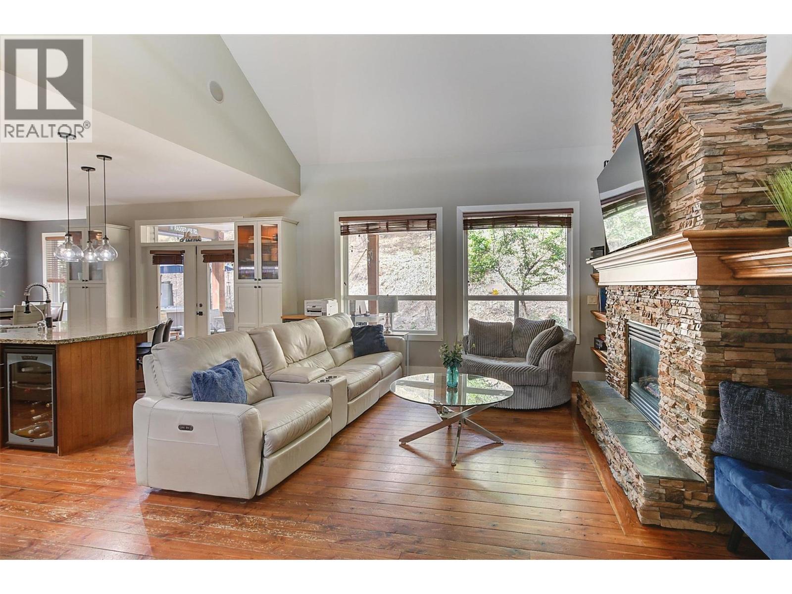  2091 Rose Anne Court, West Kelowna