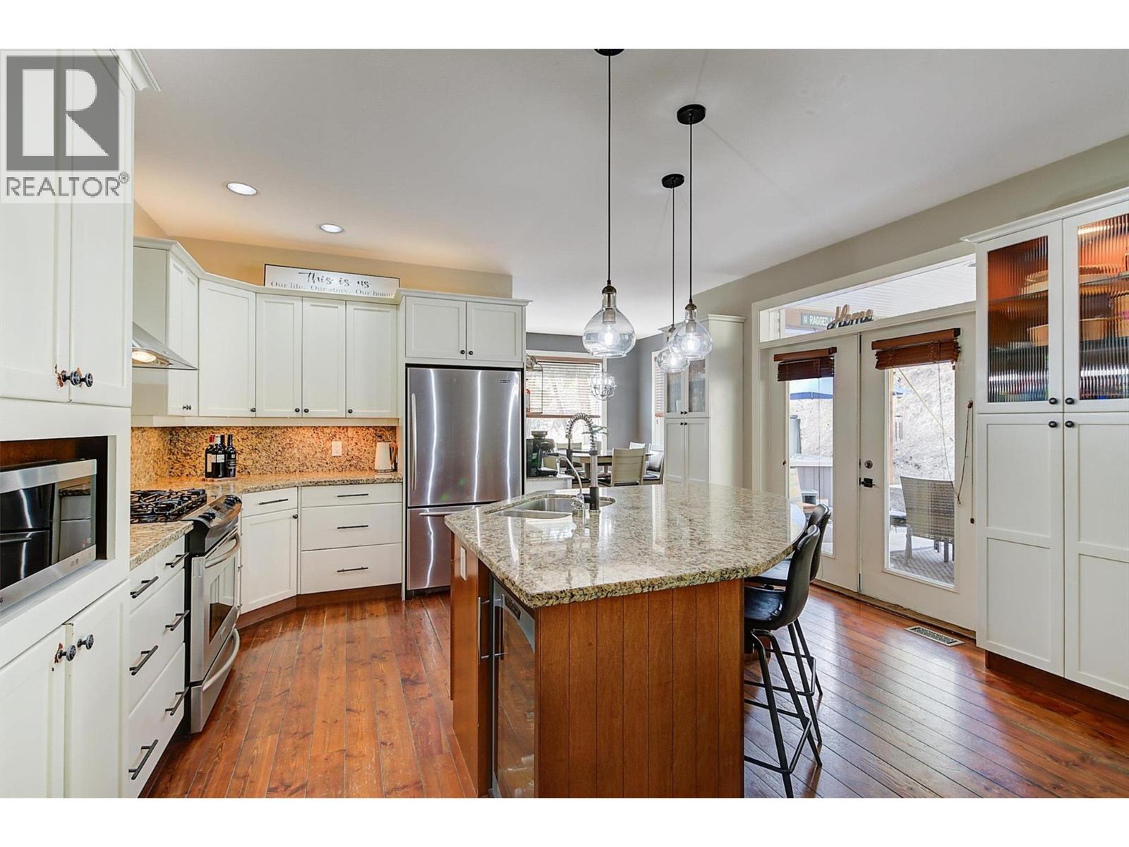  2091 Rose Anne Court, West Kelowna