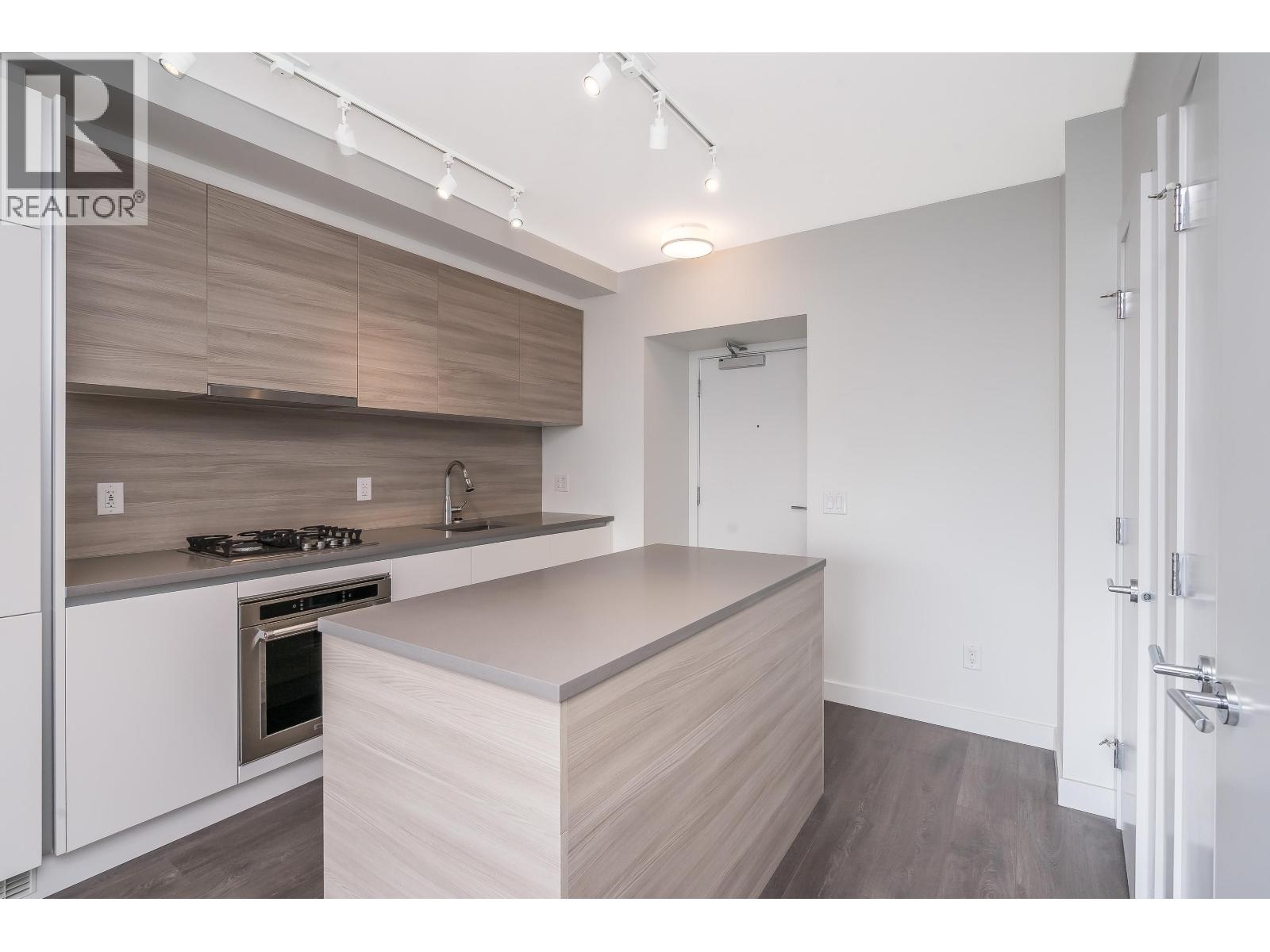Photo 1 of 1405 657 Whiting Way, Coquitlam BC