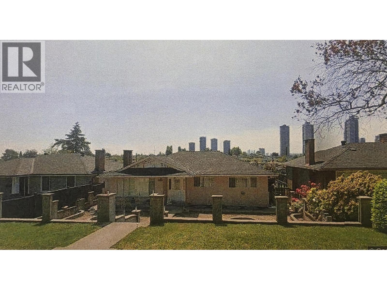 Photo 1 of 4734 Parker Street, Burnaby BC