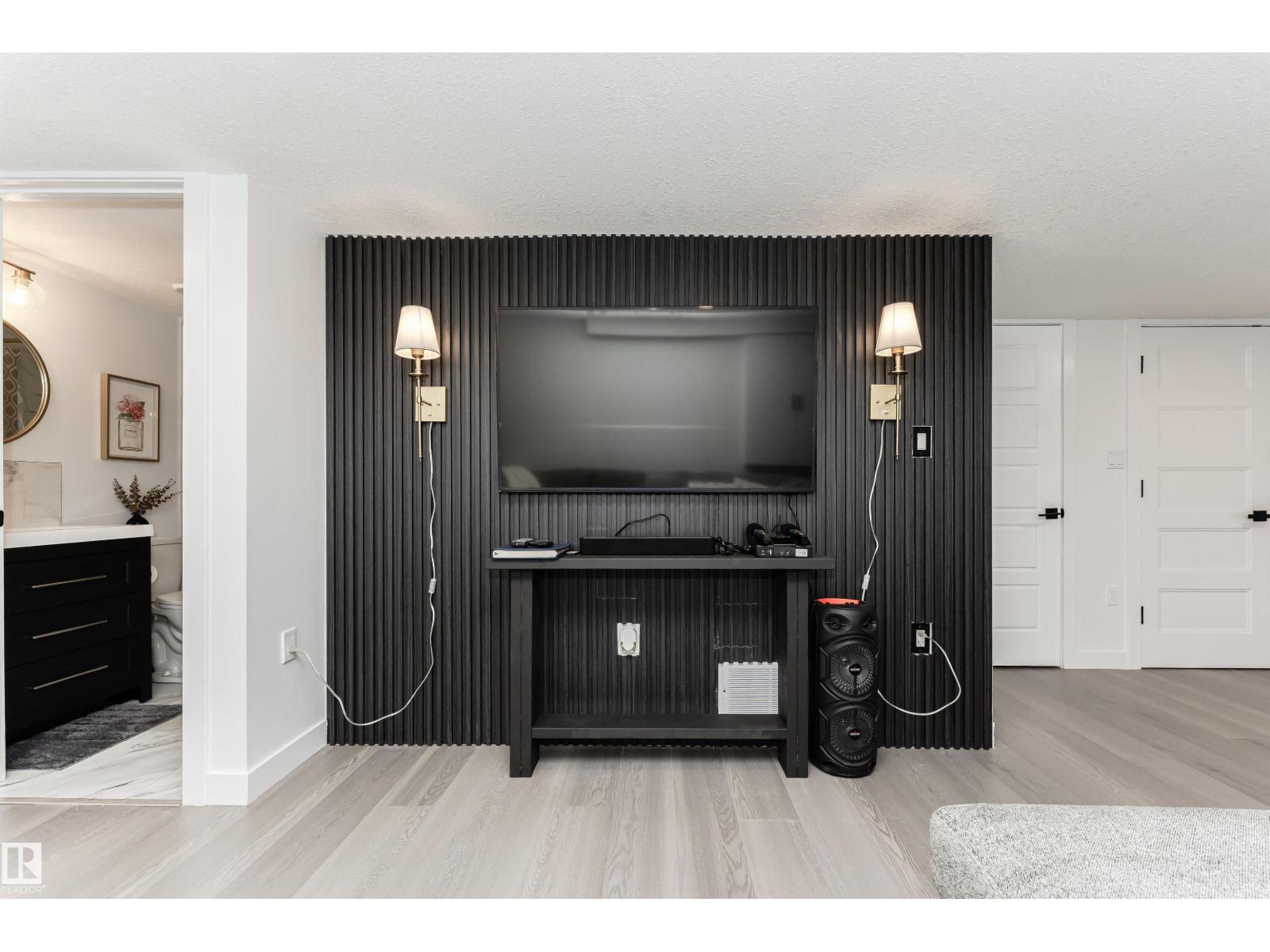 Photo 10 of 7343 179 Av Nw, Edmonton AB