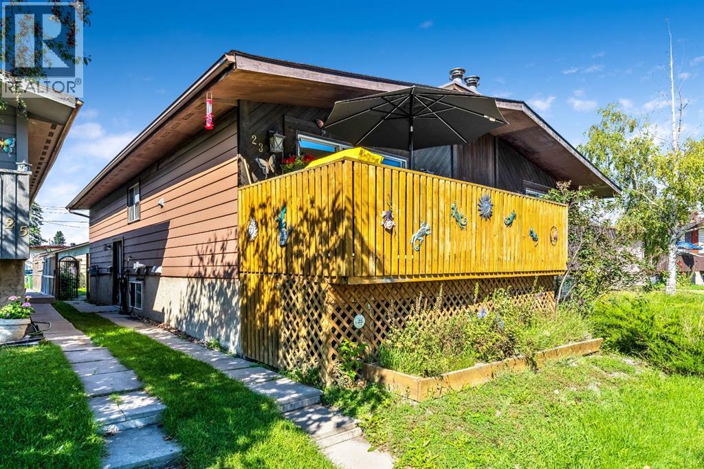 Single Family House Bi-level for Sale in  Doverville Way SE Dover Calgary 