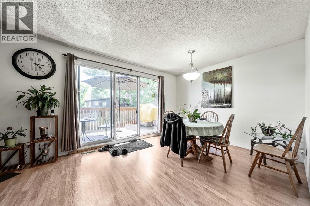 Single Family House Bi-level for Sale in  Doverville Way SE Dover Calgary 