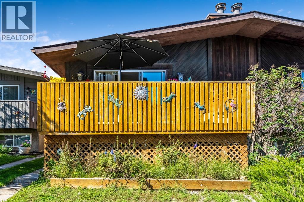 Single Family House Bi-level for Sale in  Doverville Way SE Dover Calgary 