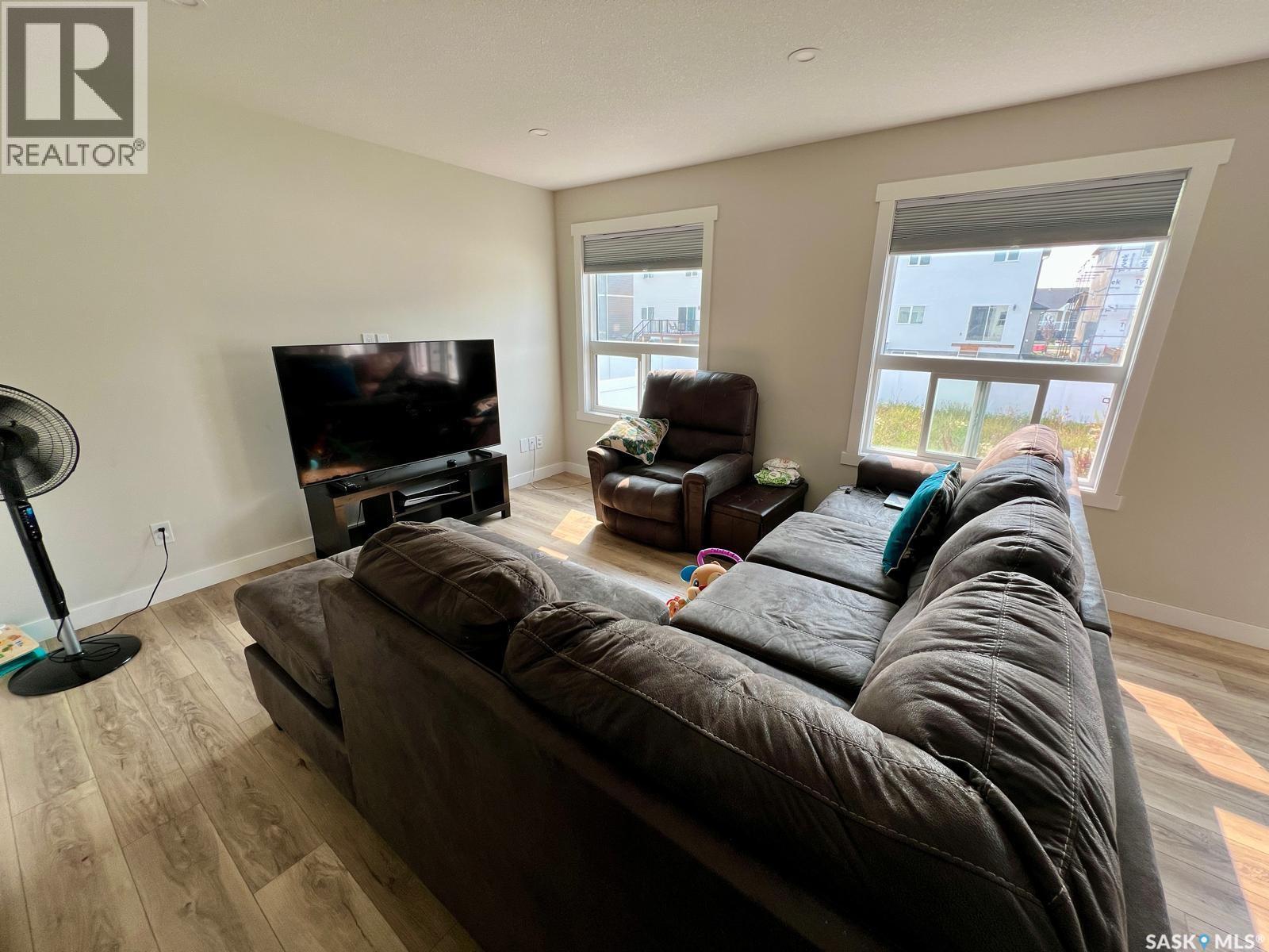 Photo 3 of 4629 Mutrie Crescent, Regina SK