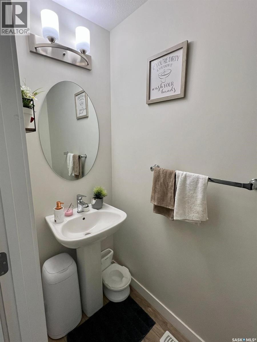 Photo 6 of 4629 Mutrie Crescent, Regina SK