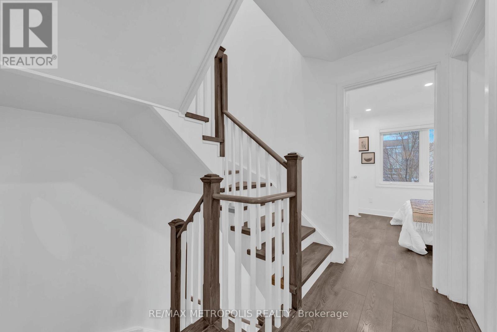Photo 6 of Th 55 295 Village Green Square, Toronto ON