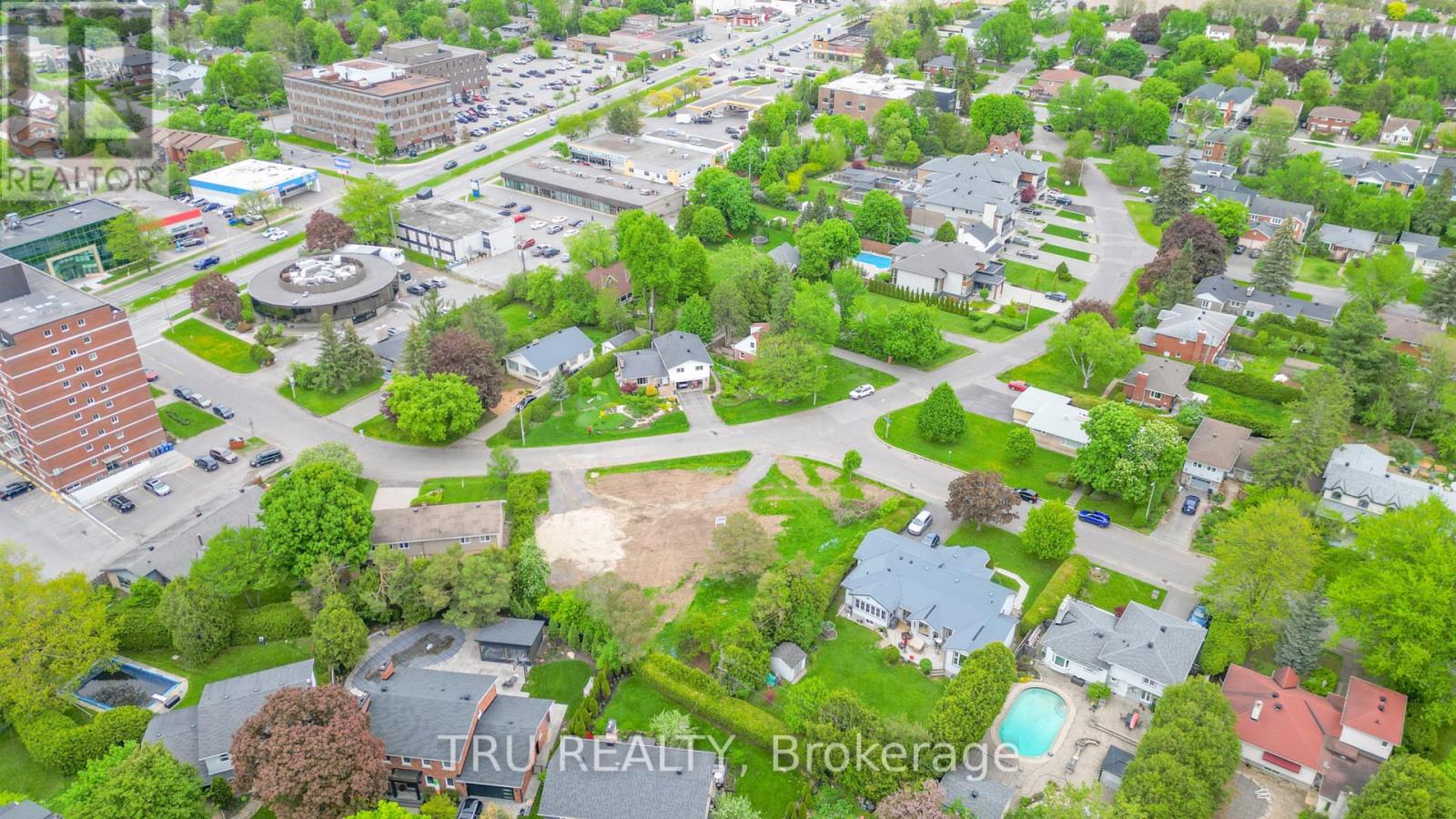 Photo 14 of 854 Mountainview Avenue, Ottawa ON