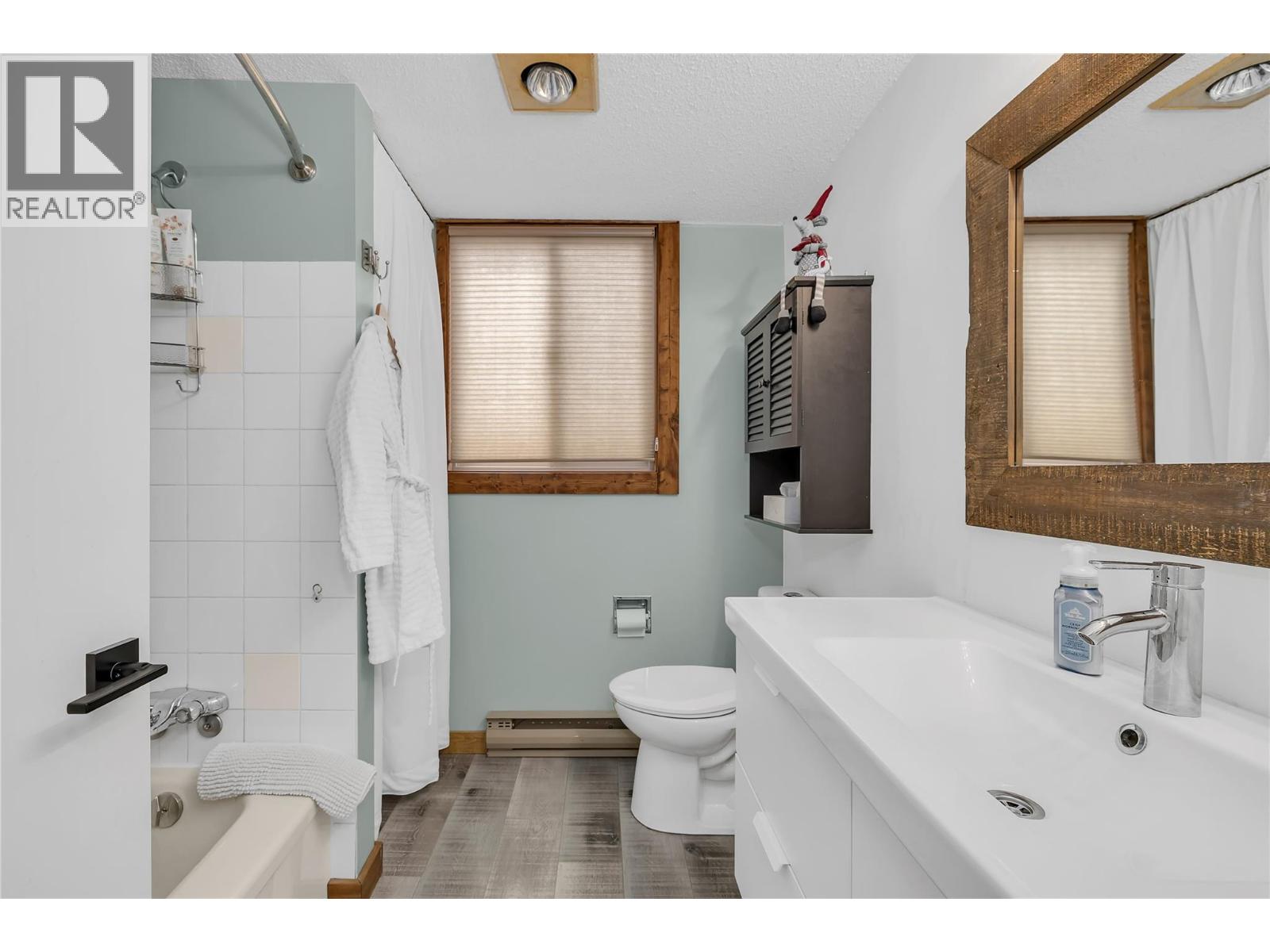 211 6375 Whiskey Jack Road, Big White