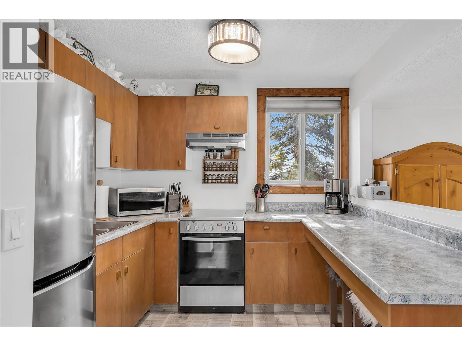 211 6375 Whiskey Jack Road, Big White