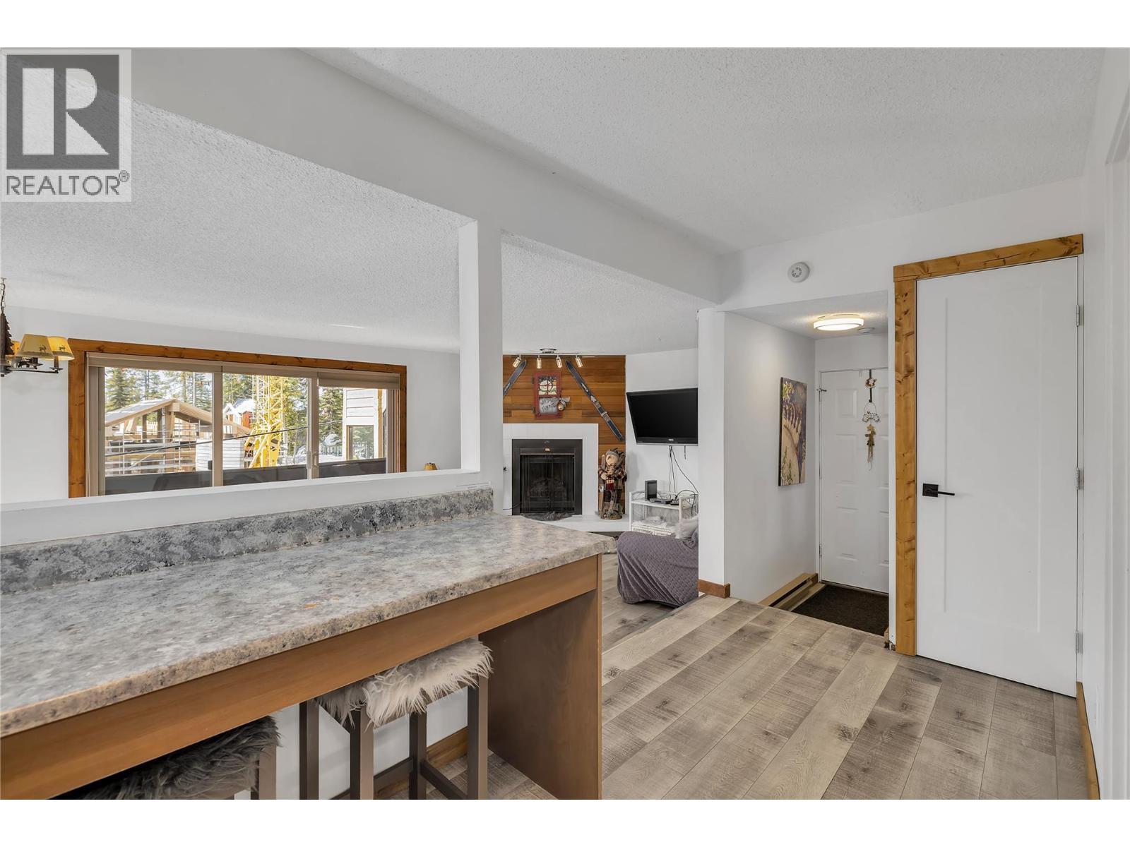 211 6375 Whiskey Jack Road, Big White