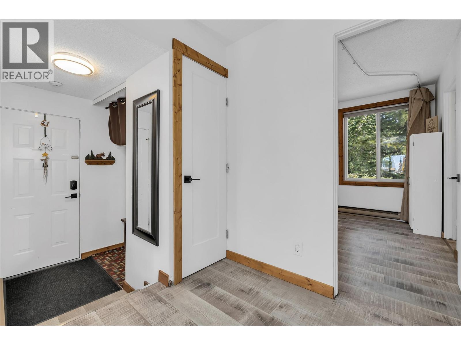 211 6375 Whiskey Jack Road, Big White