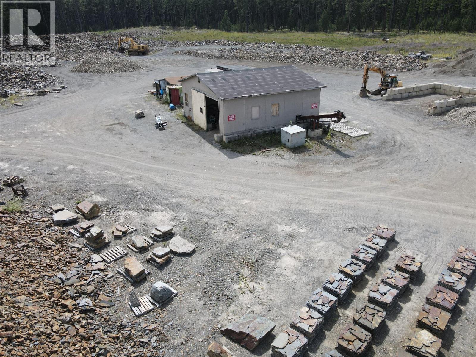 ML 1036752 8086 HWY 95 Highway, Kimberley